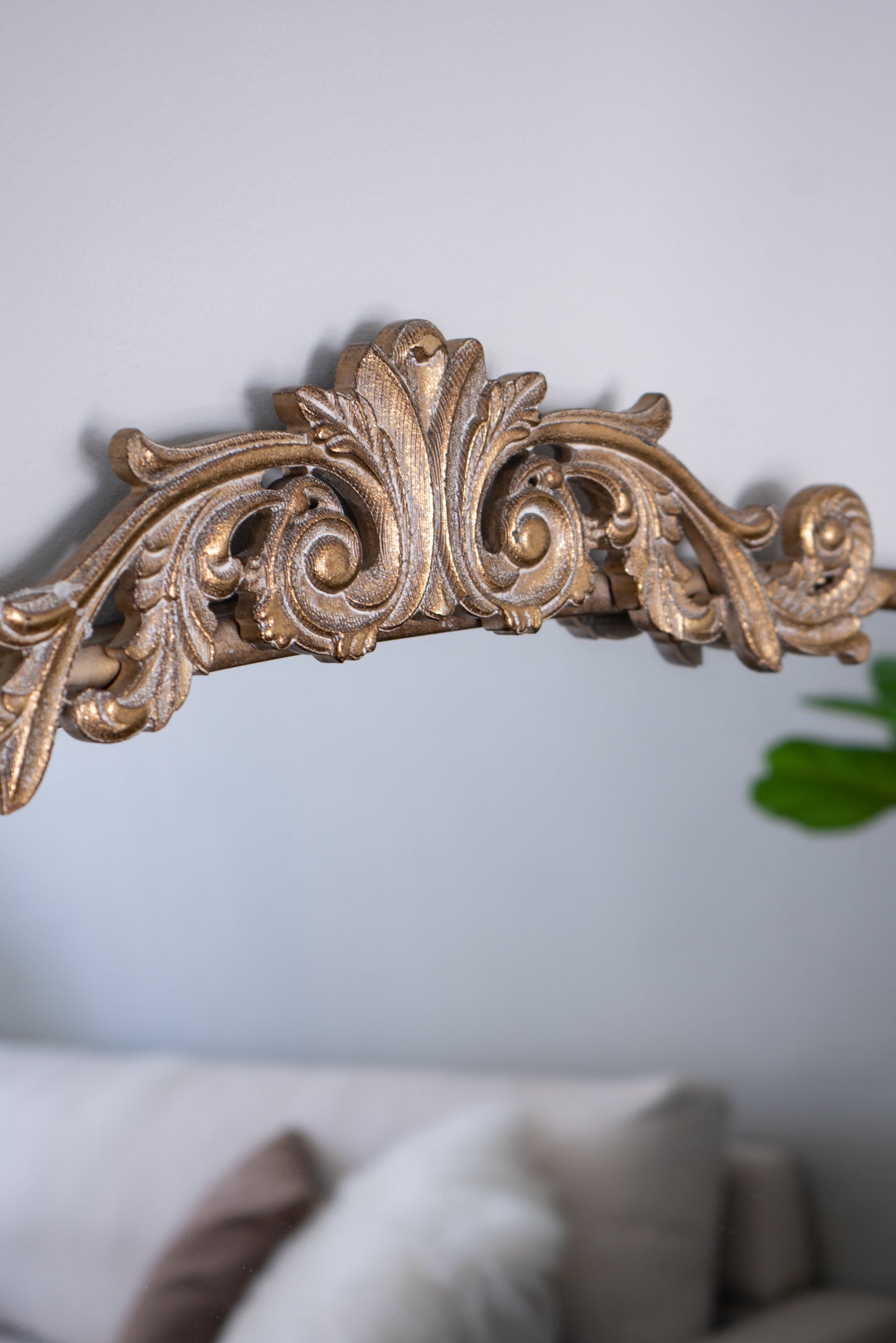 40" x 31" Classic Design Bathroom Mirror